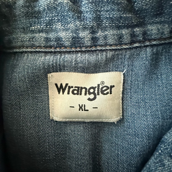 Men’s Wrangler Blue Denim Shirt - Picture 2 of 2